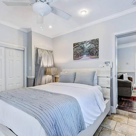 Historic Savannah Gold Private Condo With Pool - 2Bed, 1&Half Bath, Sleeps 6, 1St Floor, 15 Min Walk To Historic Savannah Center And All Attractions Bagian luar foto
