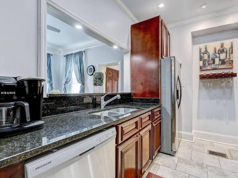 Historic Savannah Gold Private Condo With Pool - 2Bed, 1&Half Bath, Sleeps 6, 1St Floor, 15 Min Walk To Historic Savannah Center And All Attractions Bagian luar foto