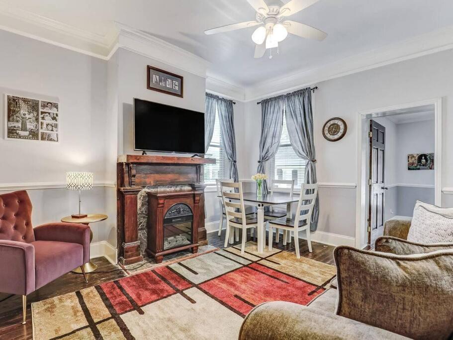 Historic Savannah Gold Private Condo With Pool - 2Bed, 1&Half Bath, Sleeps 6, 1St Floor, 15 Min Walk To Historic Savannah Center And All Attractions Bagian luar foto